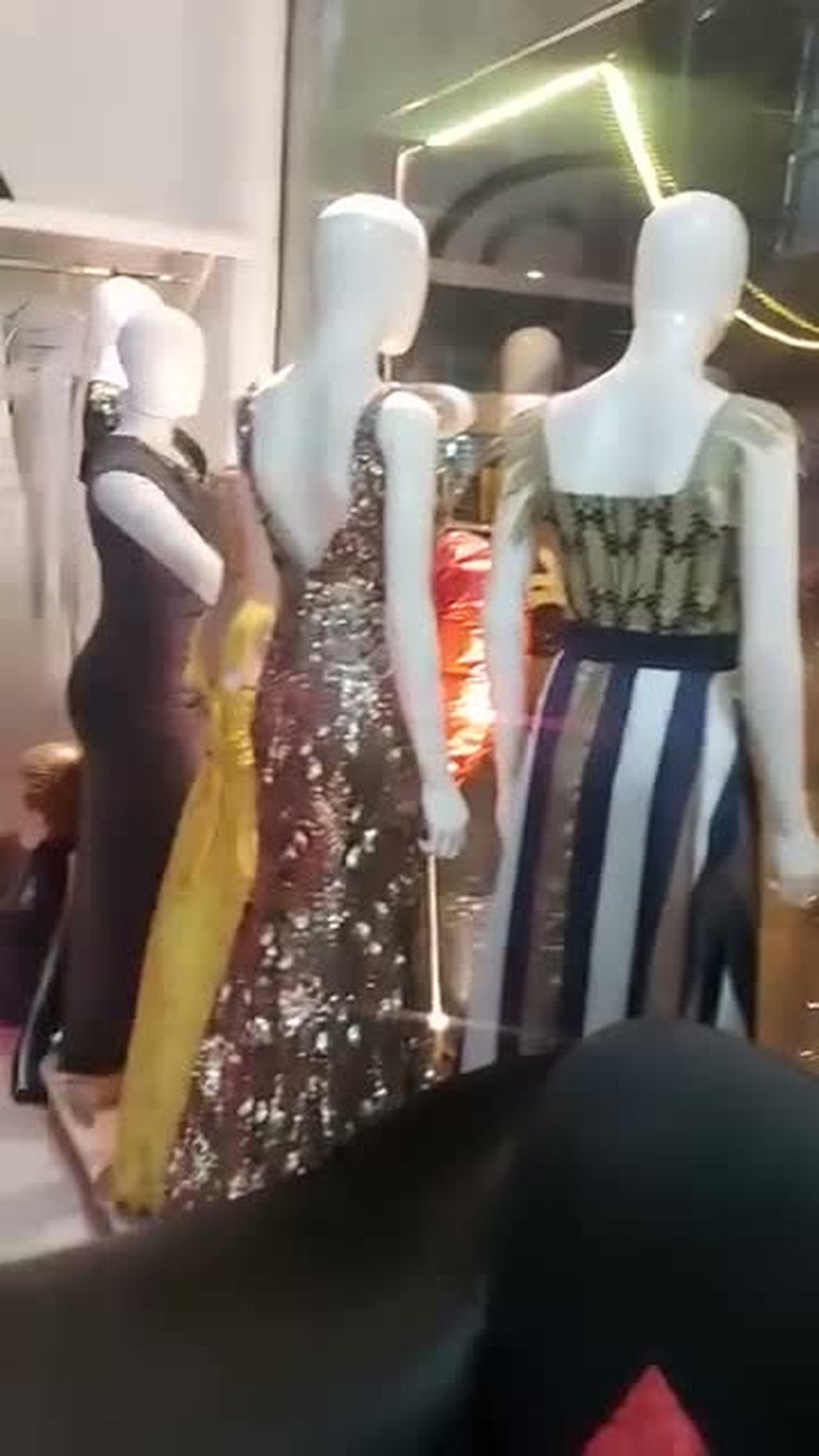 Vestidos de fiesta y trajes